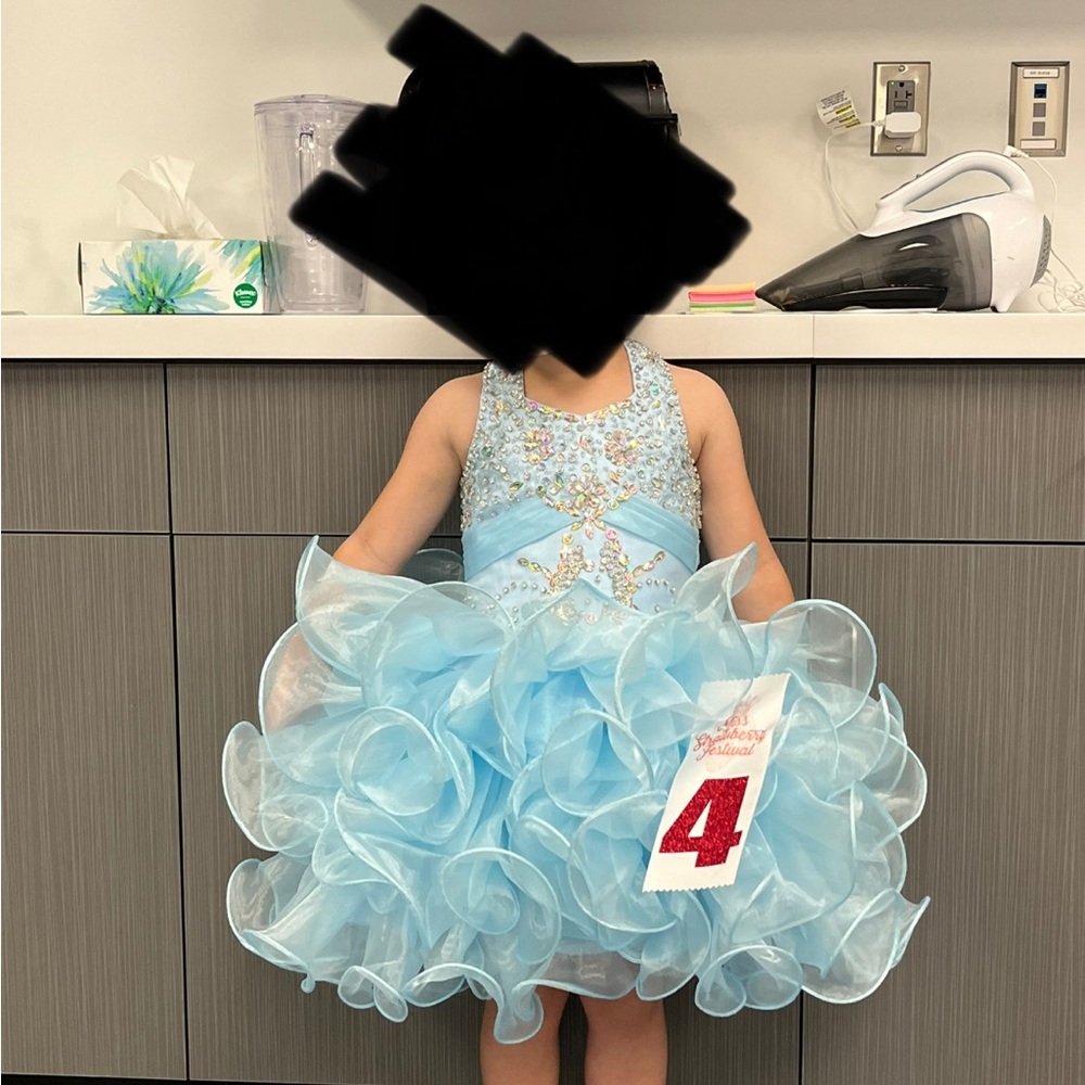 Cupcake style pageant dress. Light blue. 4T